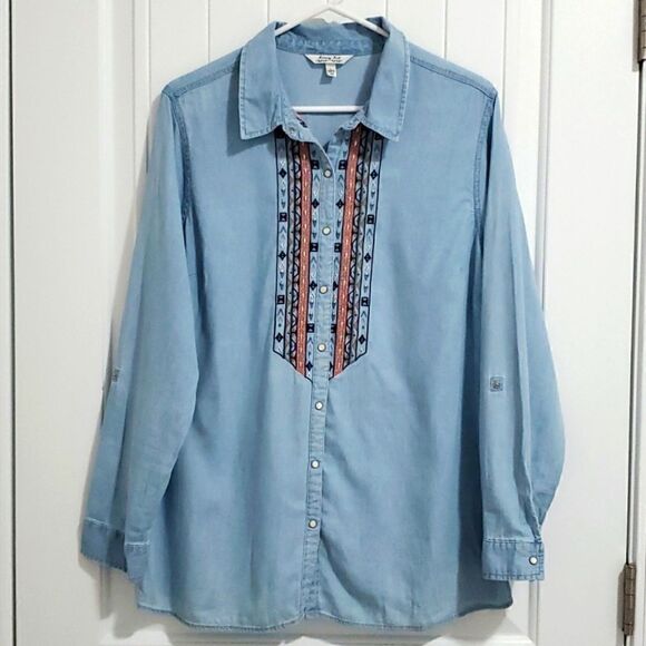 Krazy Kat womans embroidered, pearl snap, demin shirt, size large - Picture 1 of 6